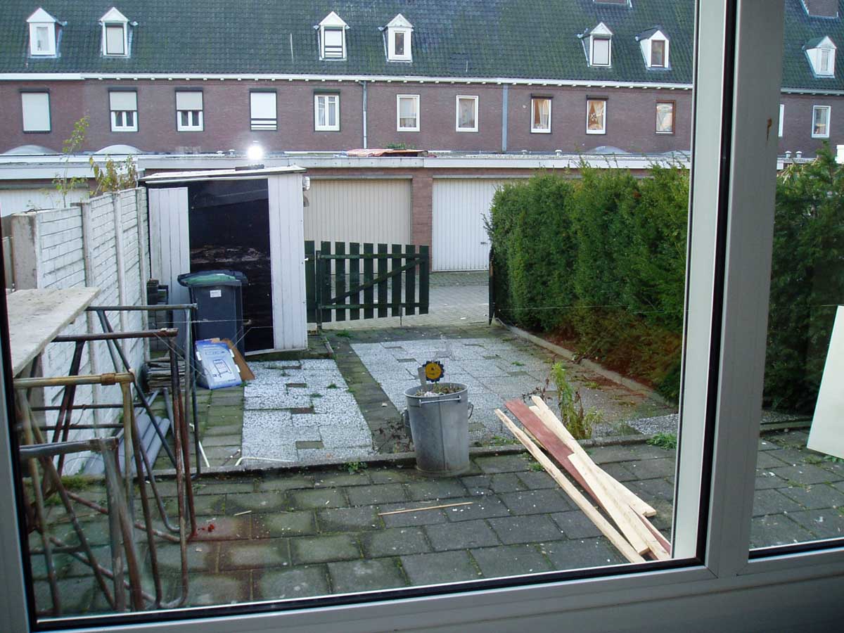 Before-Voor en na de bestrating achtertuin